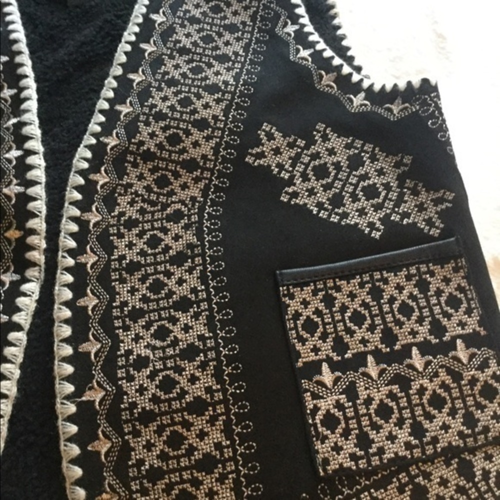 Anthro Gypsy 05 Embroidered Shearling Vest NWT - Picture 7 of 8